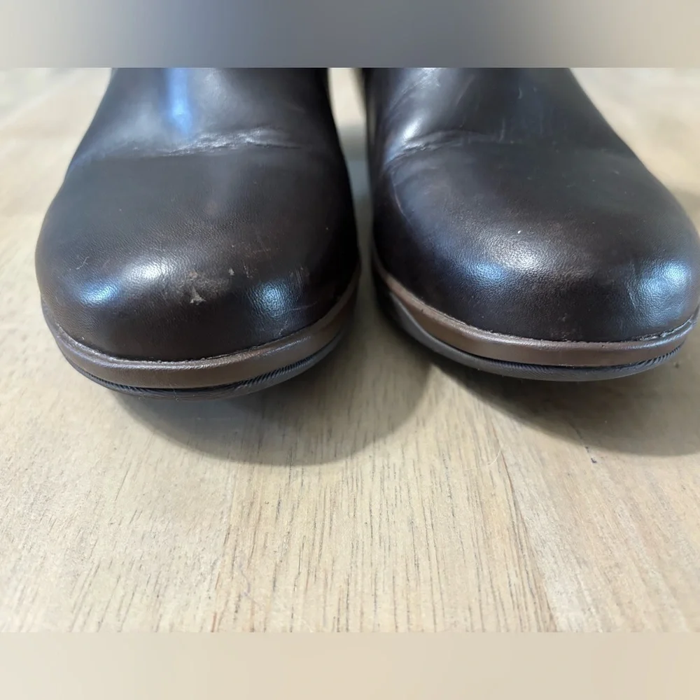 Merrell Expresso Leather Booties with Chunky Heel size 7